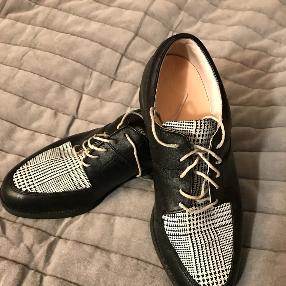 Womens golf shoes
